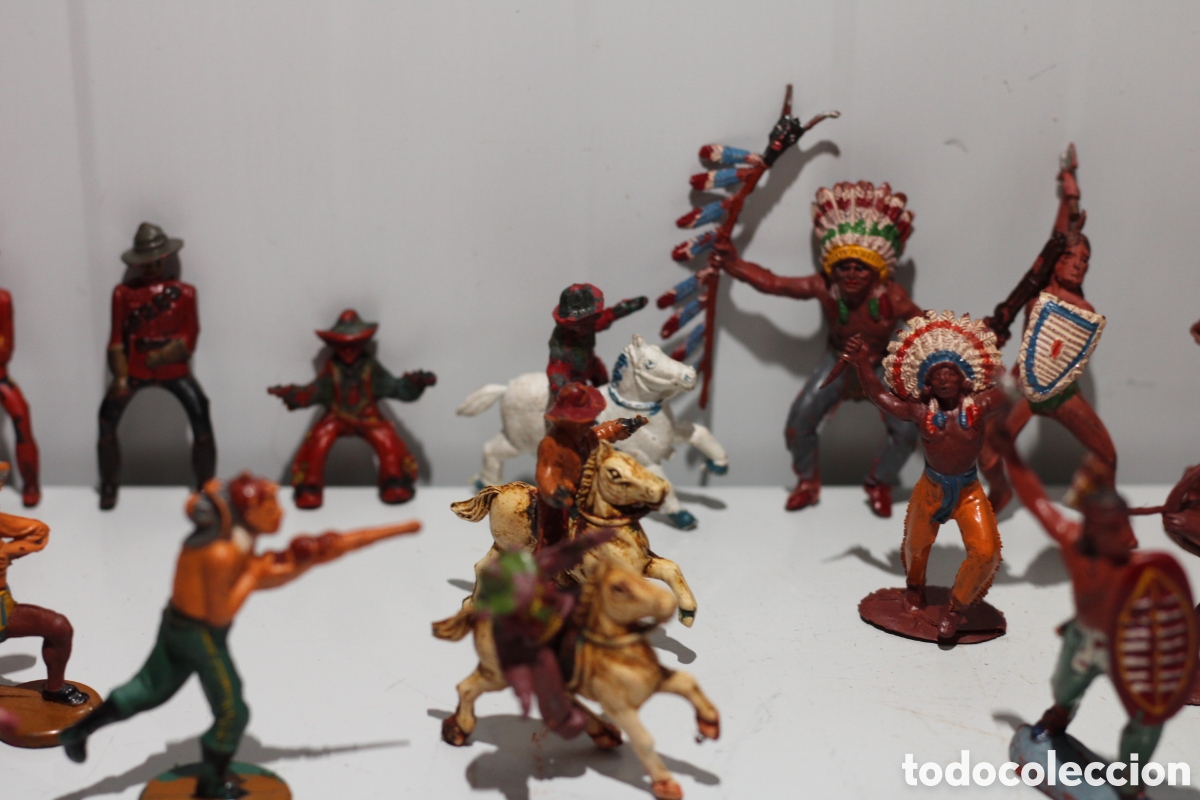 Figuras de goma y PVC: Lote figuras goma arcla de indios y vaqueros - Foto 8