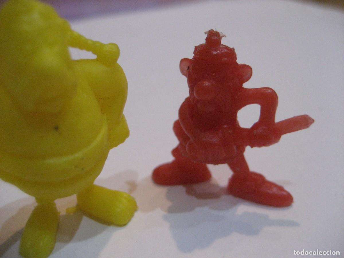 Figuras de goma y PVC: 2 figuras Dunkin . Asterix y Obelix - Foto 2