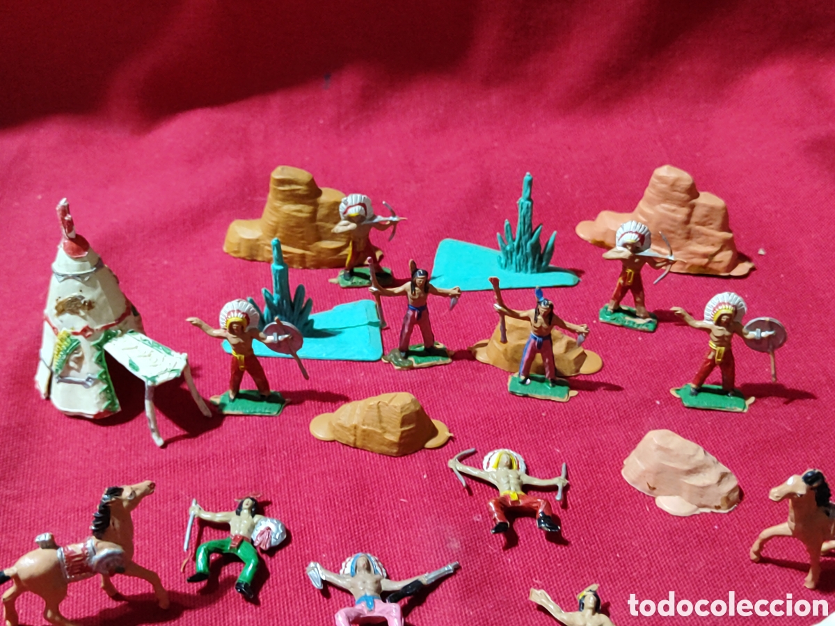 Figuras de goma y PVC: Lote indios comansi mini - Foto 3