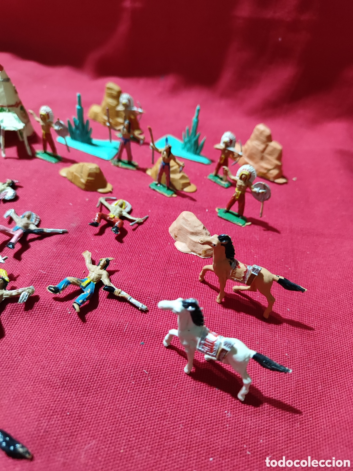 Figuras de goma y PVC: Lote indios comansi mini - Foto 5