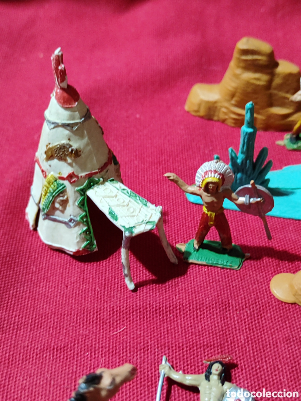 Figuras de goma y PVC: Lote indios comansi mini - Foto 6