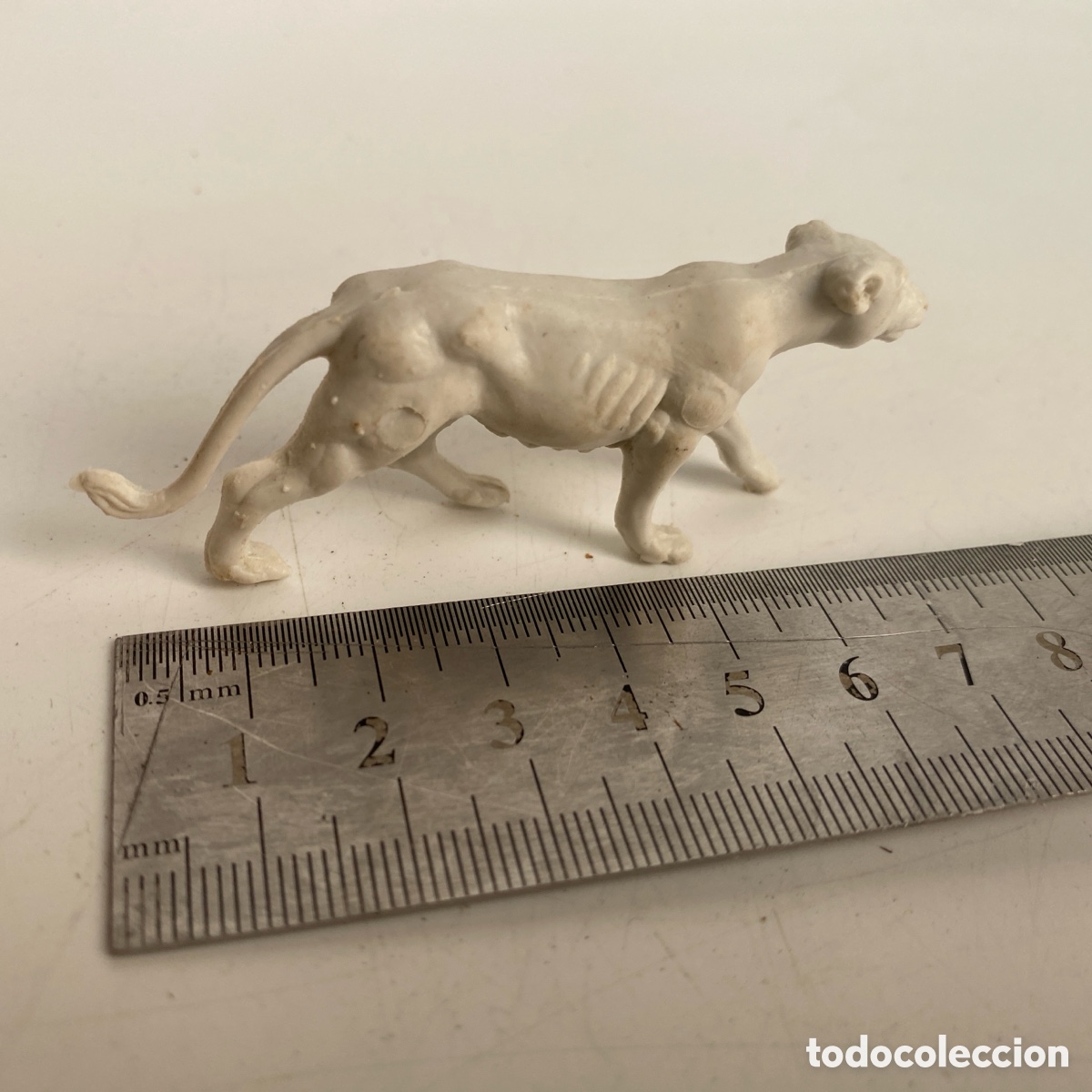 Rubber and PVC Figures: Figura mu&ntilde;eco promocional tipo Detergente Persan leona blanca