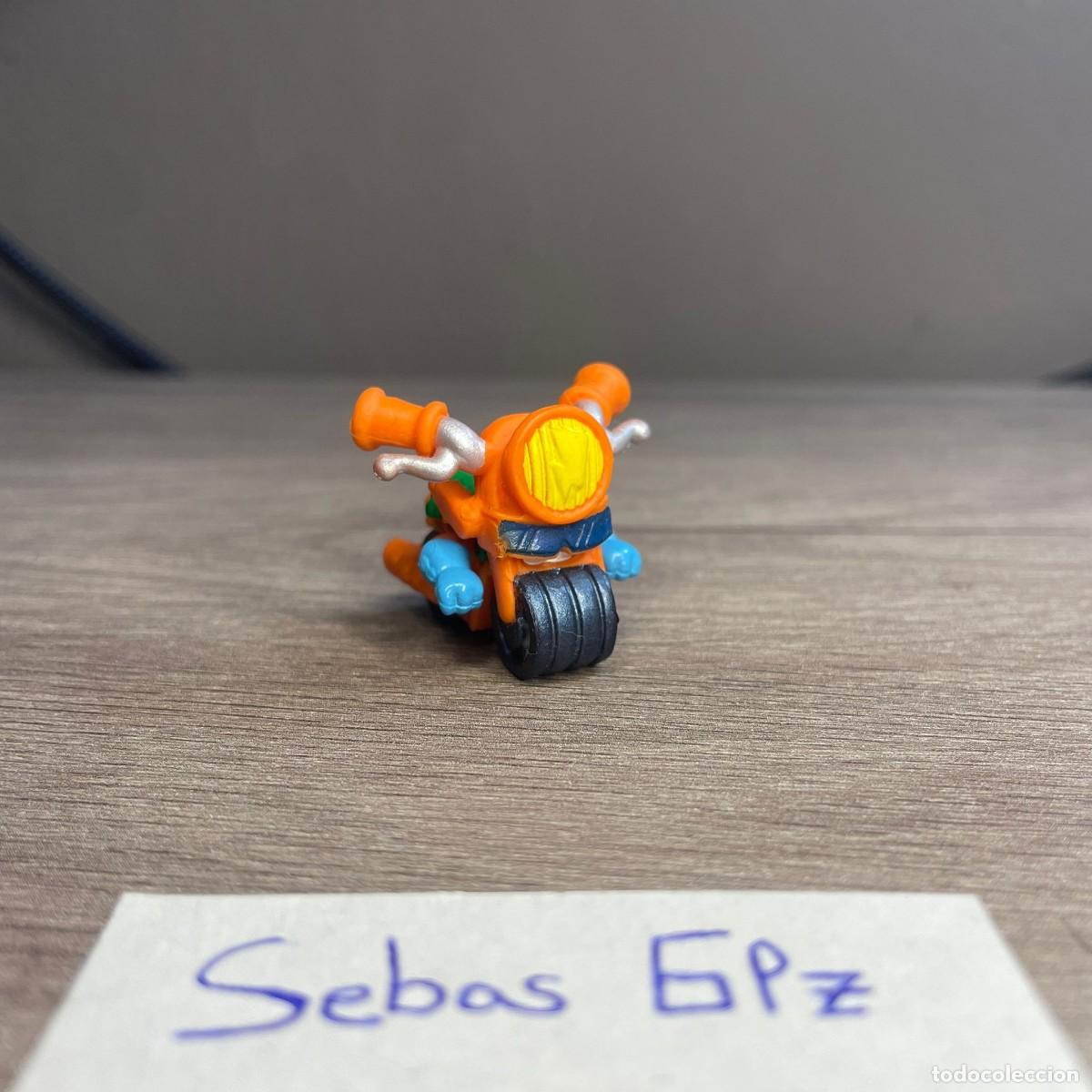 Figure di Gomma e PVC: Compartir Moto de Superthings Ultra RARO