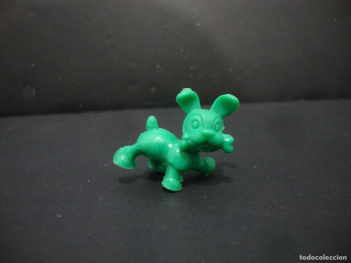 Figuras de goma y PVC: FIGURA DUNKIN PERRO VERDE - Foto 1