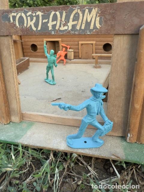 Figuras de goma y PVC: FORT ALAMO Y FIGURAS DE INDIOS Y BAQUEROS - Foto 7