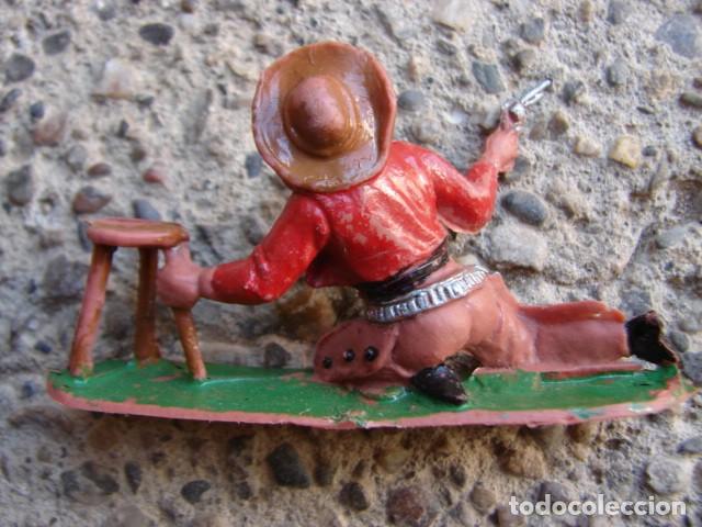 Figuras de goma y PVC: PISTOLERO COWBOY CON TABURETE - COMANSI - Foto 2