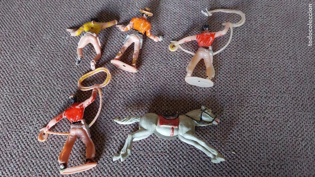 Figuras de goma y PVC: Lote de vaqueros pintados a mano de Comansi - Foto 2