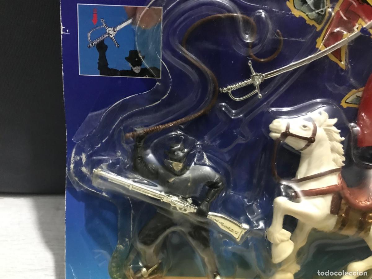Figuras de goma y PVC: Bl&iacute;ster de Simba con figuras del zorro - Foto 6