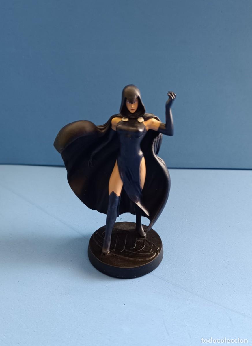 Figuras de goma y PVC: DC figurita Eaglemoss RAVEN - Foto 1