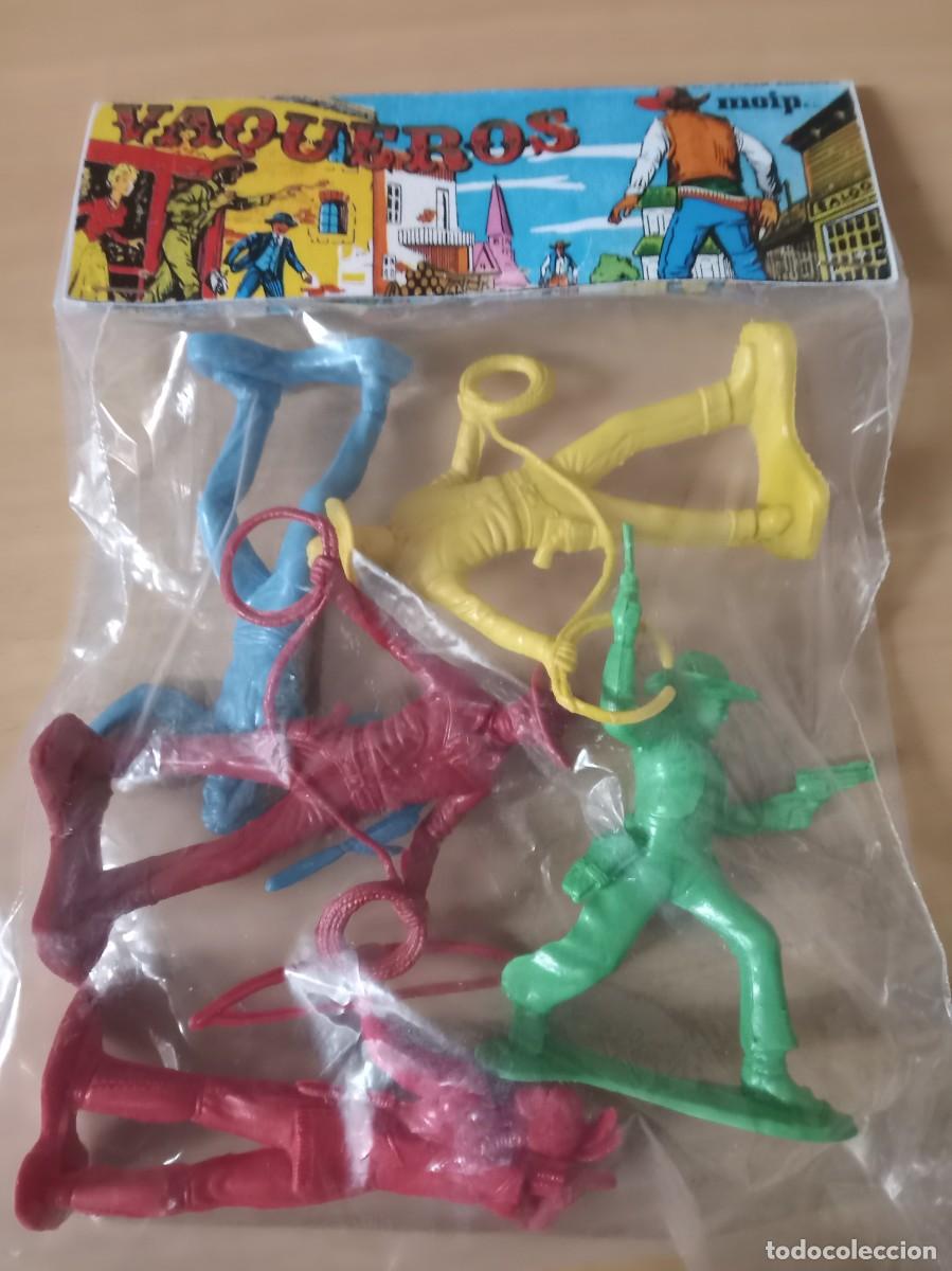 Figuras de goma y PVC: LOTE DE INDIOS Y COW-BOYS &rdquo;MOIP&rdquo; - Foto 1