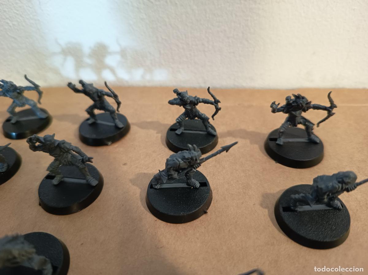 Figuras de goma y PVC: 15 FIGURAS DE PLASTICO WARHAMMER ORCOS - Foto 5