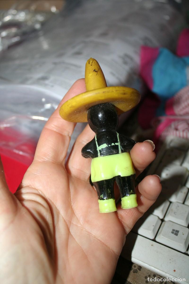 Figuras de goma y PVC: mu&ntilde;eco FIGURA meon amarillo - Foto 2
