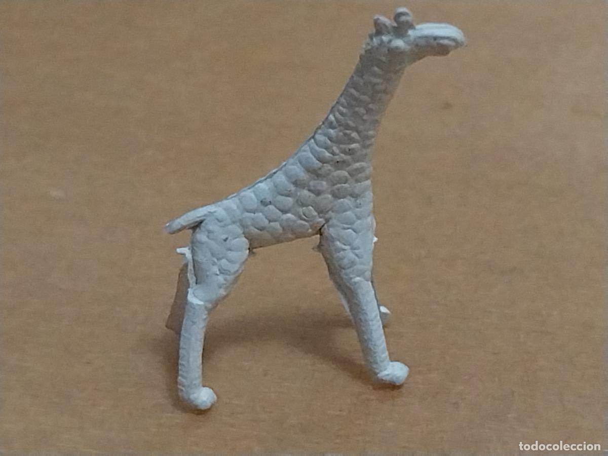 Figuras de Borracha e PVC: JIRAFA PL&Aacute;STICO COLOR BLANCO A&Ntilde;OS 60 70 3.19CMS ALTO CURIOSO