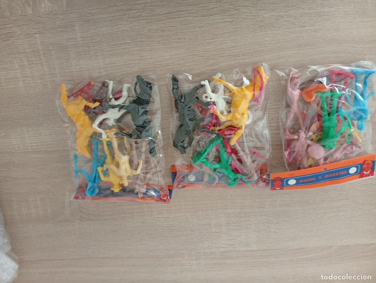 Figuras de goma y PVC: Lote de figuras tipo Comansi - Foto 3