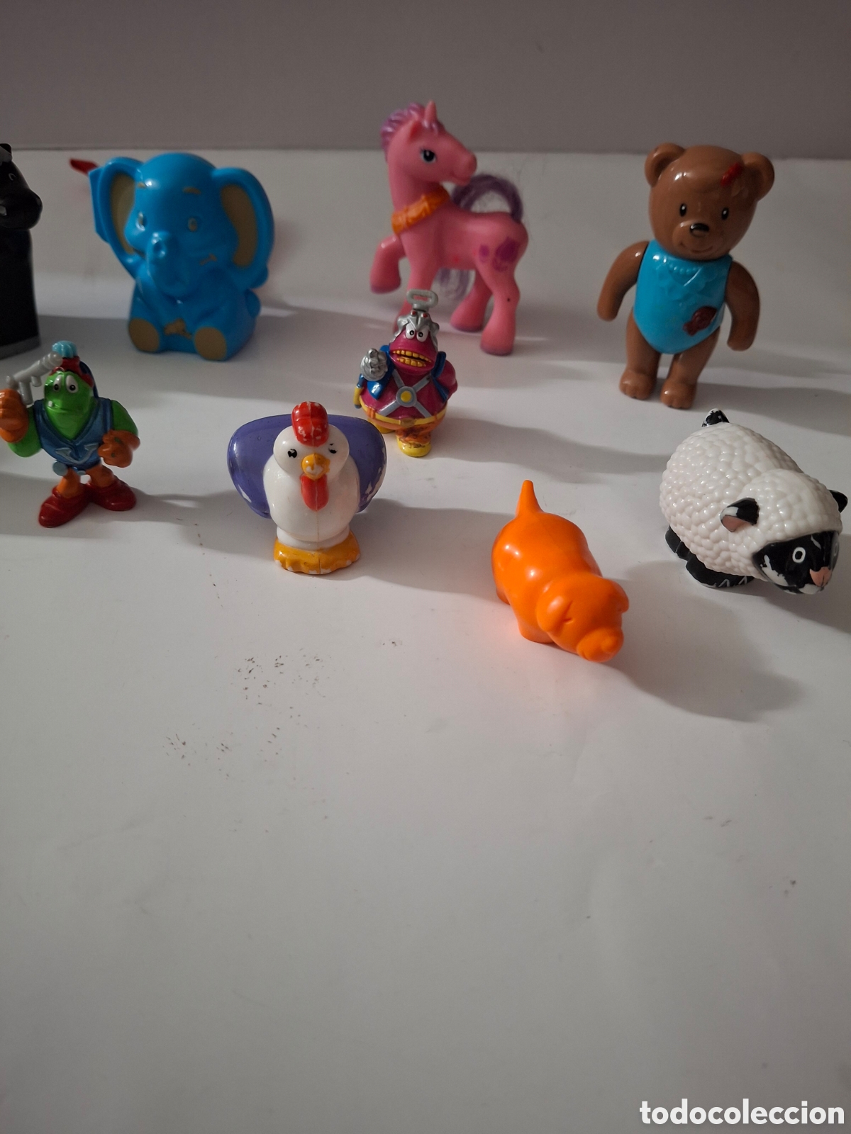 Figuras de goma y PVC: DOCE FIGURAS DIFERENTES - Foto 3