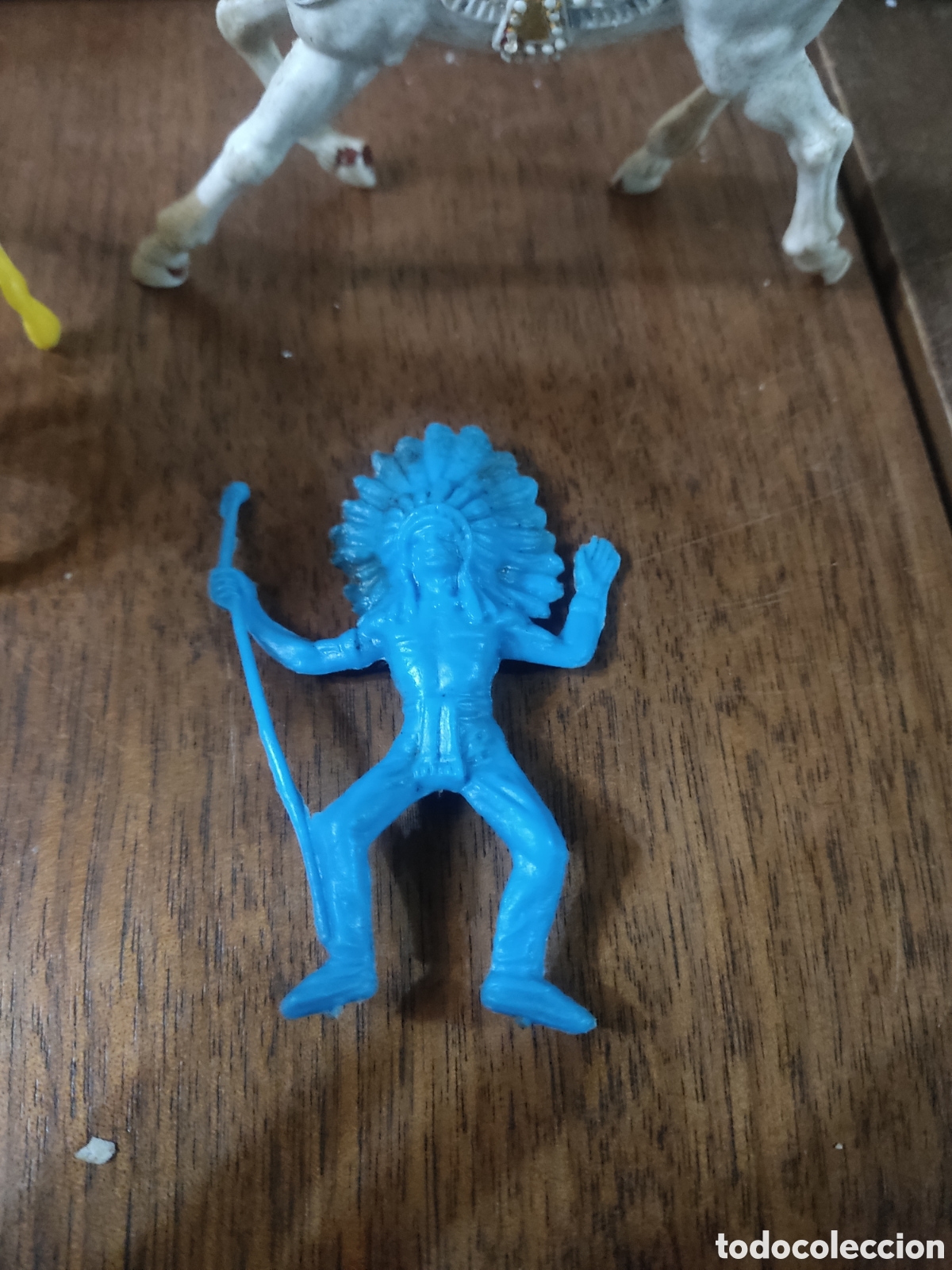 Figuras de goma y PVC: Dos caballos,indio y vaquero - Foto 2