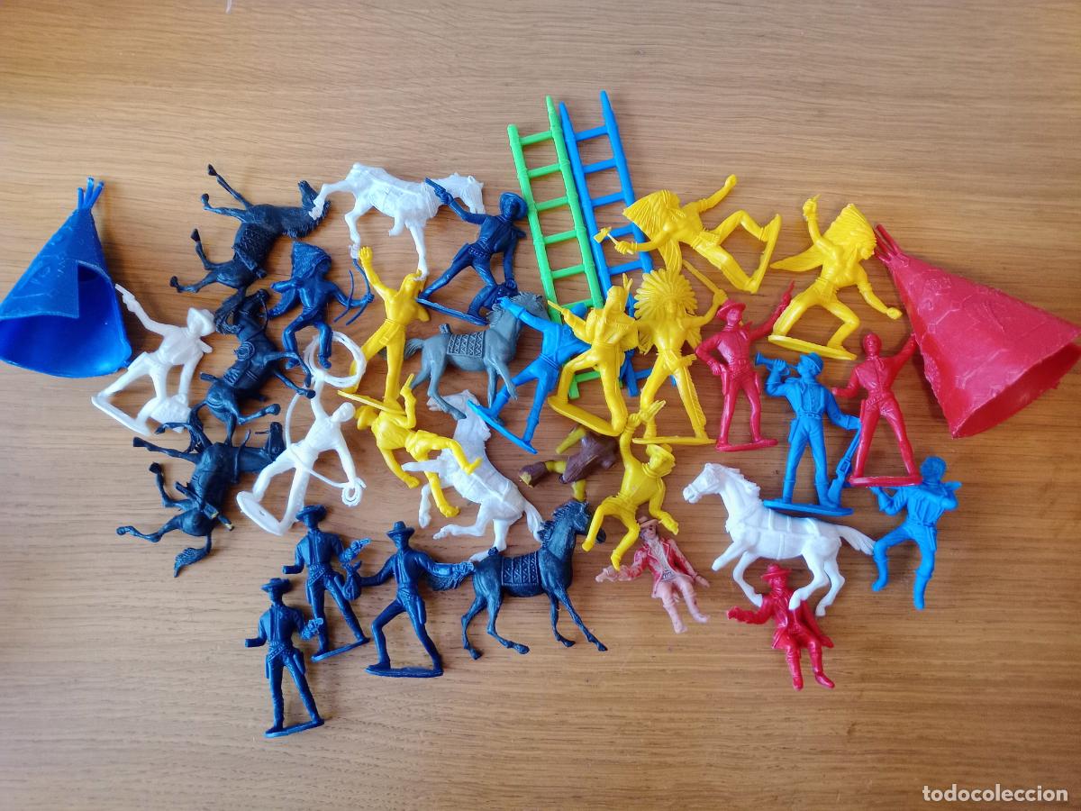 Figuras de goma y PVC: LOTE DE INDIOS, VAQUEROS, CABALLOS DE GOMA - Foto 1