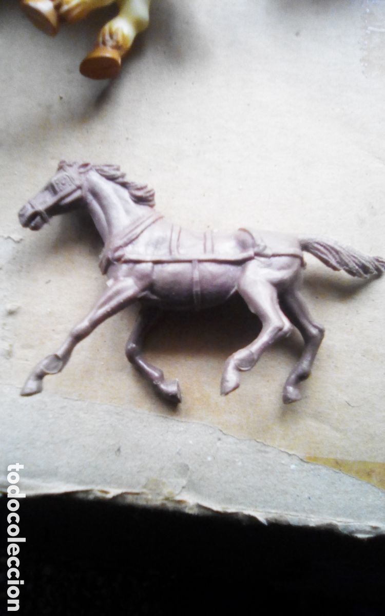 Figuras de goma y PVC: Caballo del oeste de Comansi. Mide 6,5*10 cm. - Foto 2