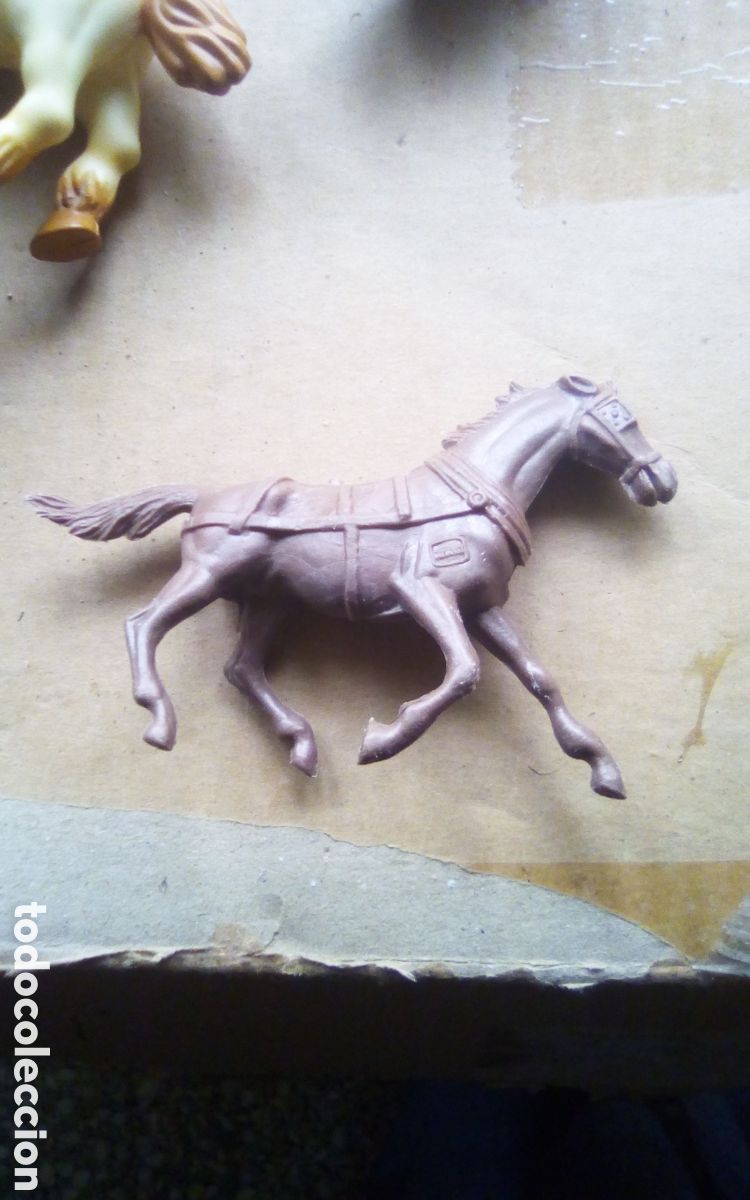 Figuras de goma y PVC: Caballo del oeste de Comansi. Mide 6,5*10 cm. - Foto 1