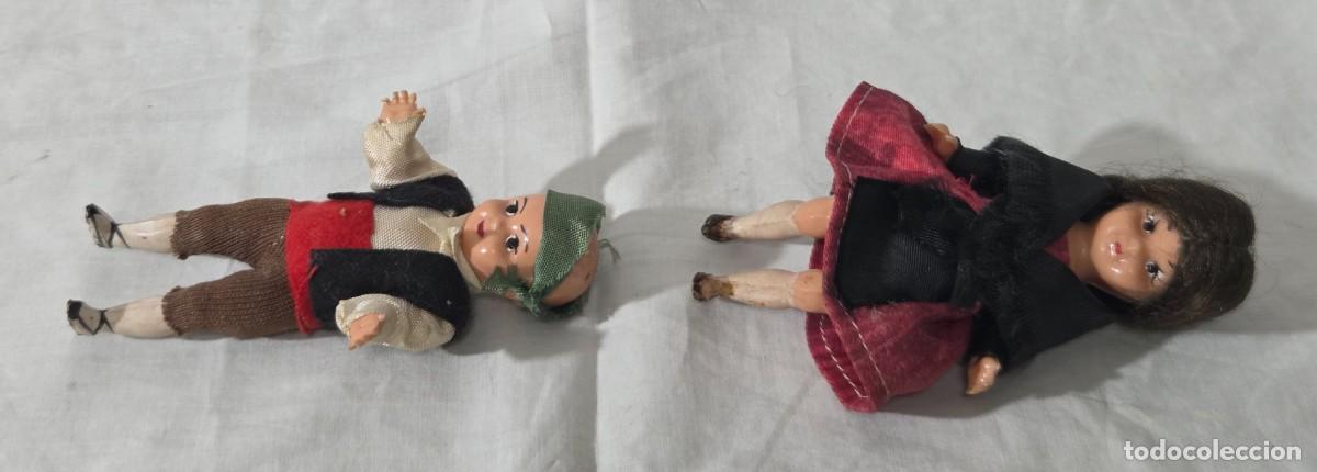 Figuras de goma y PVC: Pareja de ma&ntilde;os de plastico duro - Foto 4