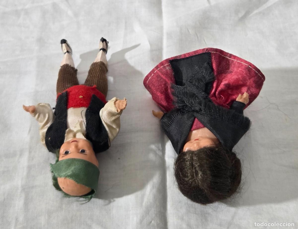 Figuras de goma y PVC: Pareja de ma&ntilde;os de plastico duro - Foto 5
