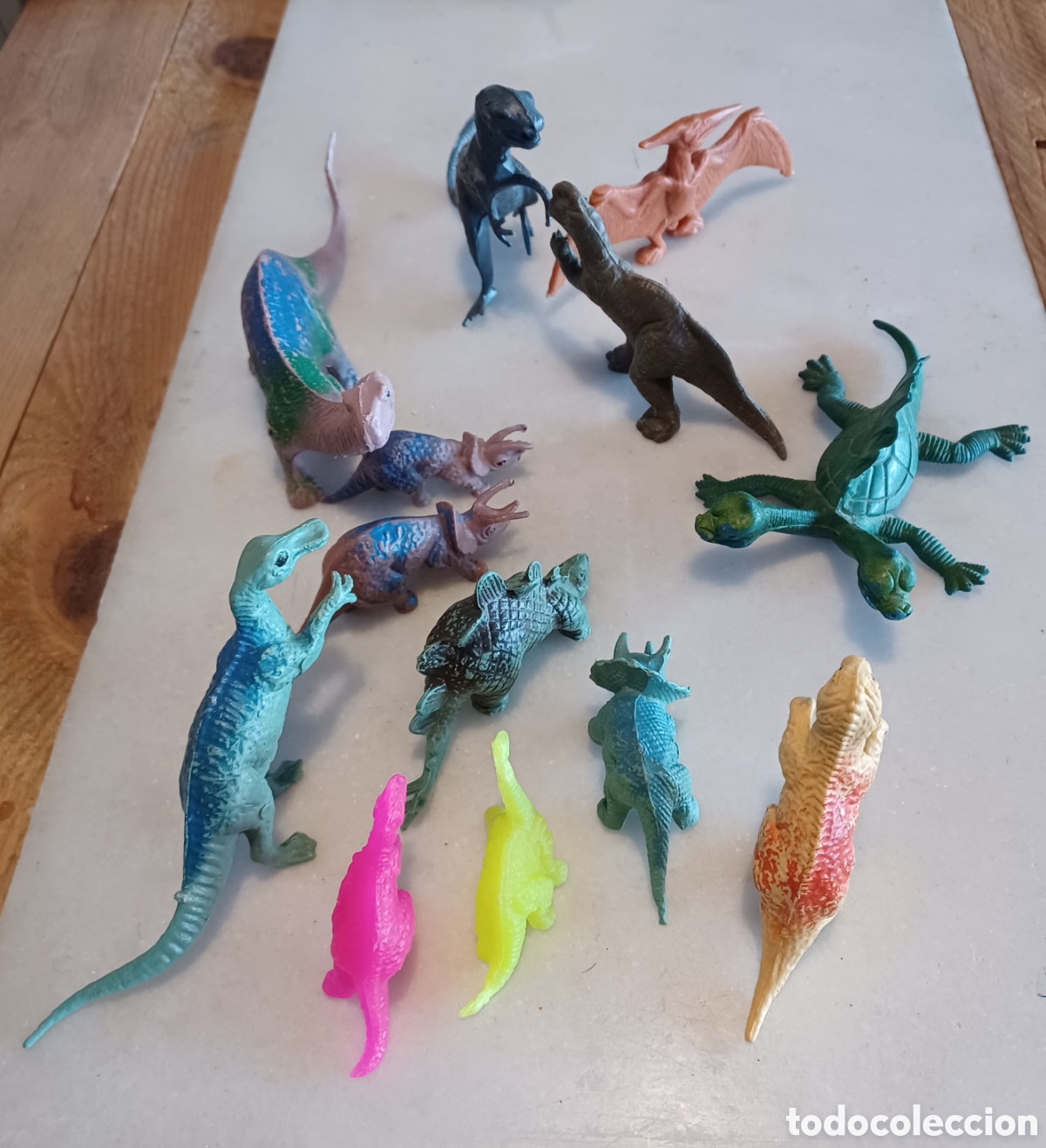 Figuras de goma y PVC: Lote de figuras de dinosaurios. - Foto 3