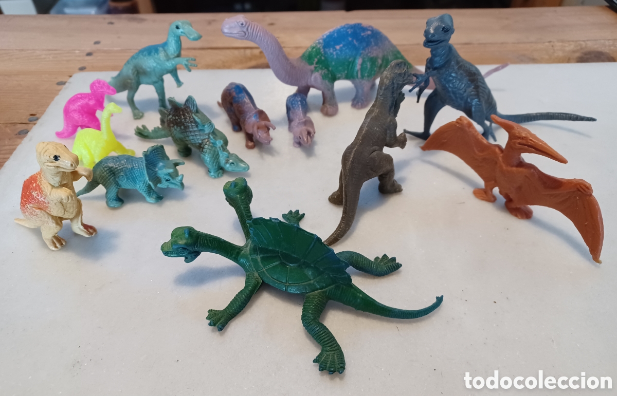 Figuras de goma y PVC: Lote de figuras de dinosaurios. - Foto 1