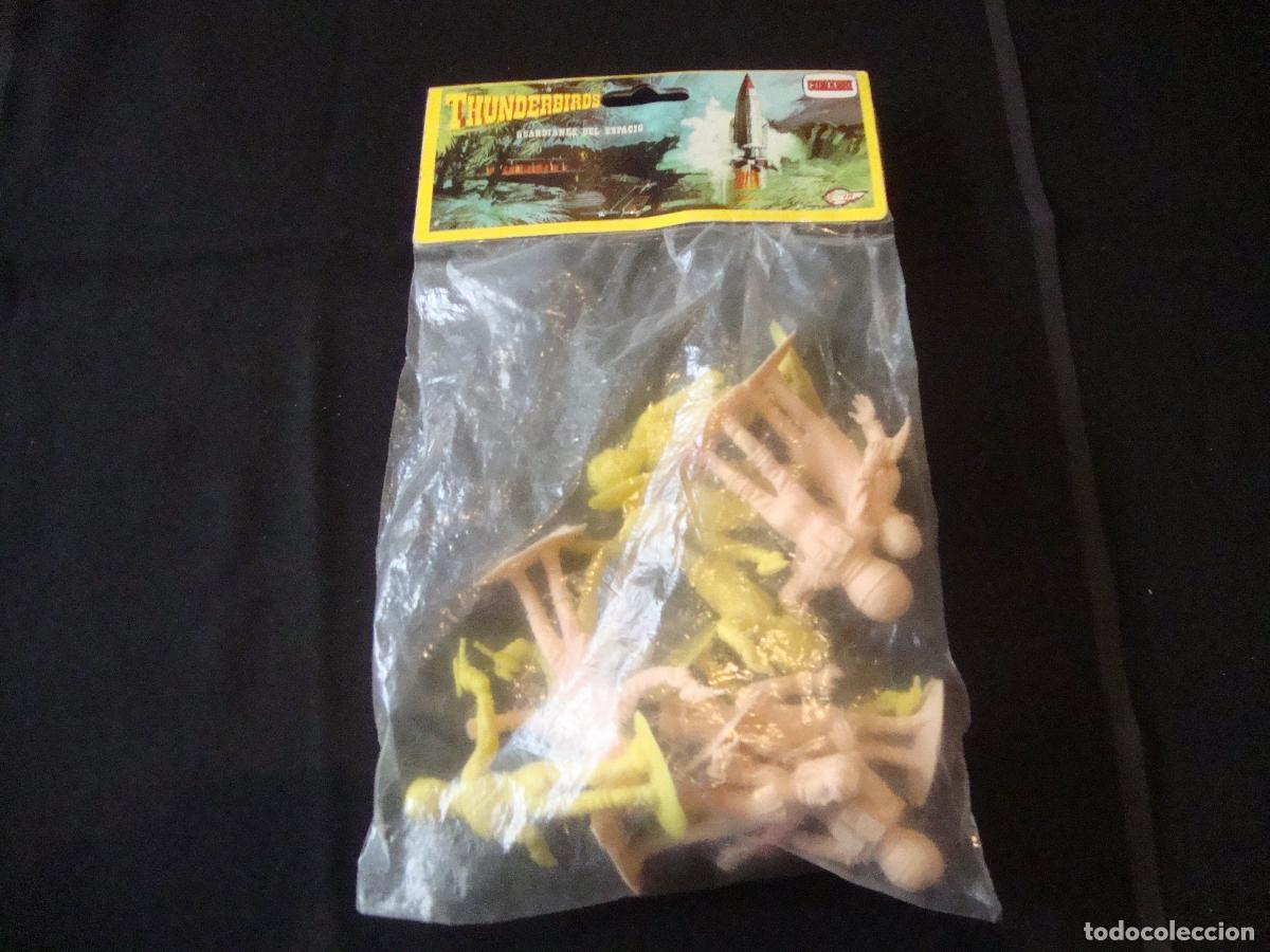 Figuras de goma y PVC: BLISTER GUARDIANES DEL ESPACIO THUNDERBIRDS COMANSI - Foto 1