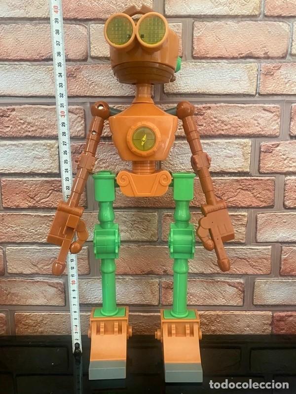 Figuras de goma y PVC: Robot B.E.N de El planeta del Tesoro - Foto 2