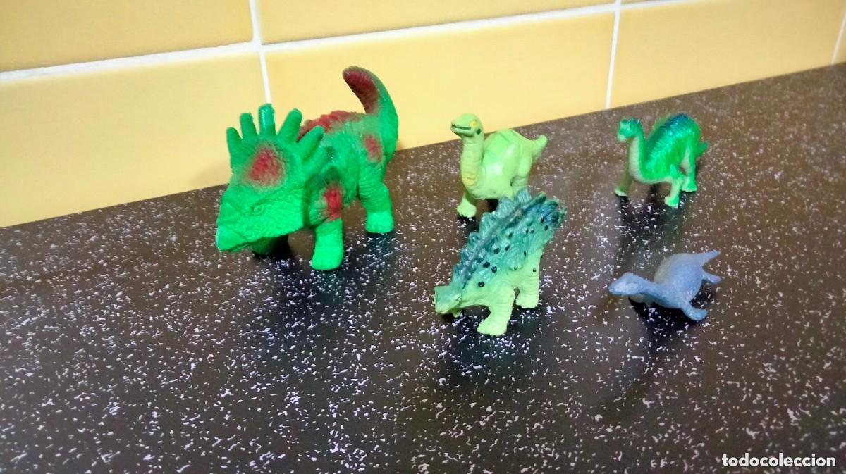 Figuras de goma y PVC: figuras de goma- dinosaurios - Foto 1