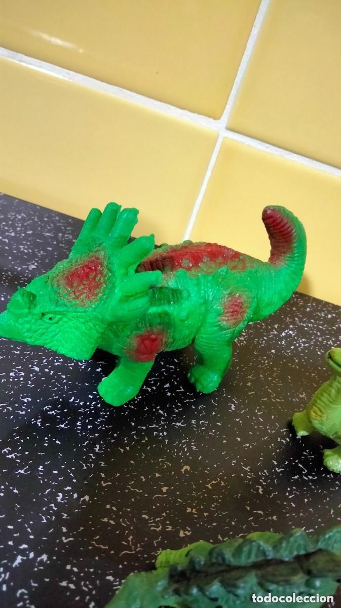 Figuras de goma y PVC: figuras de goma- dinosaurios - Foto 3