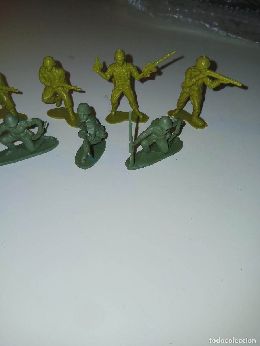 Figuras de goma y PVC: 10 SOLDADOS DE PLASTICO - Foto 3