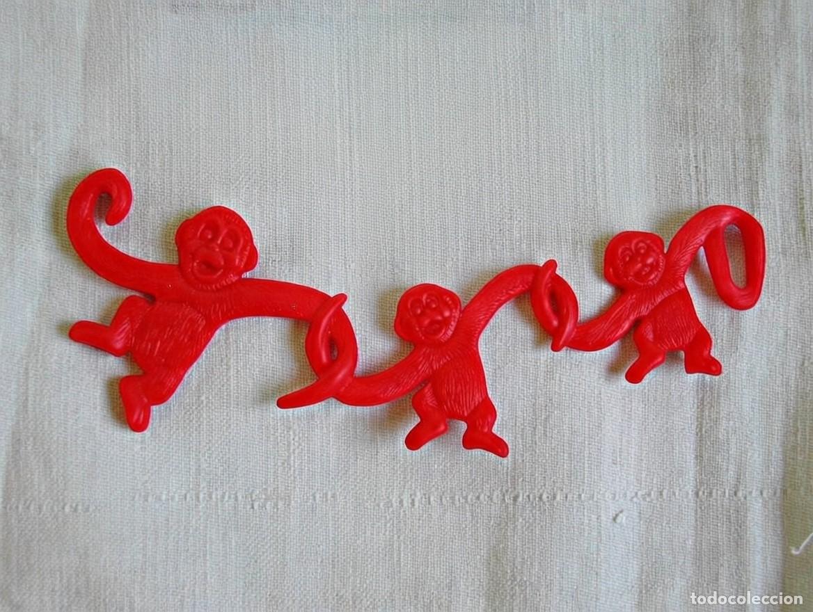 Rubber and PVC Figures: CADENETA de MONOS - Muy bien conservados.