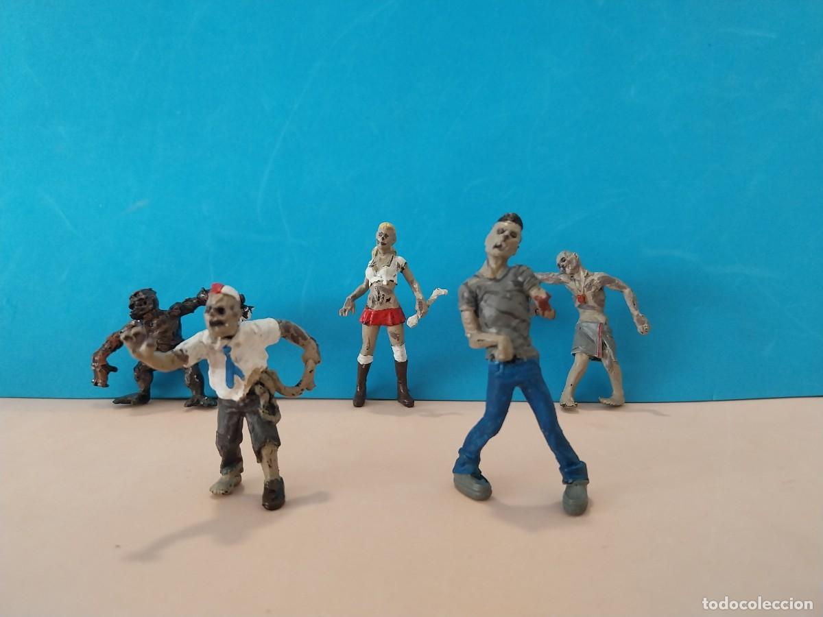 Figuras de goma y PVC: FIGURAS DE ZOMBIES. WALKING DEAD - Foto 1