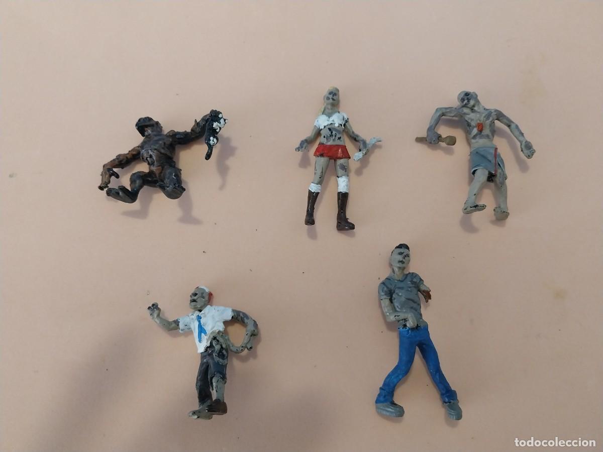 Figuras de goma y PVC: FIGURAS DE ZOMBIES. WALKING DEAD - Foto 2