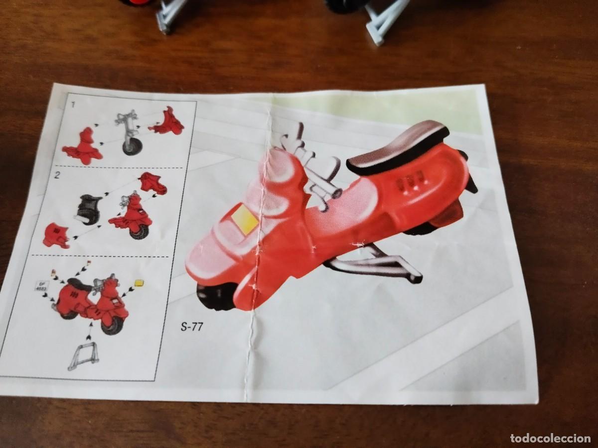 Figuras de goma Kinder: Dos vespas de Kinder. Ver. - Foto 5