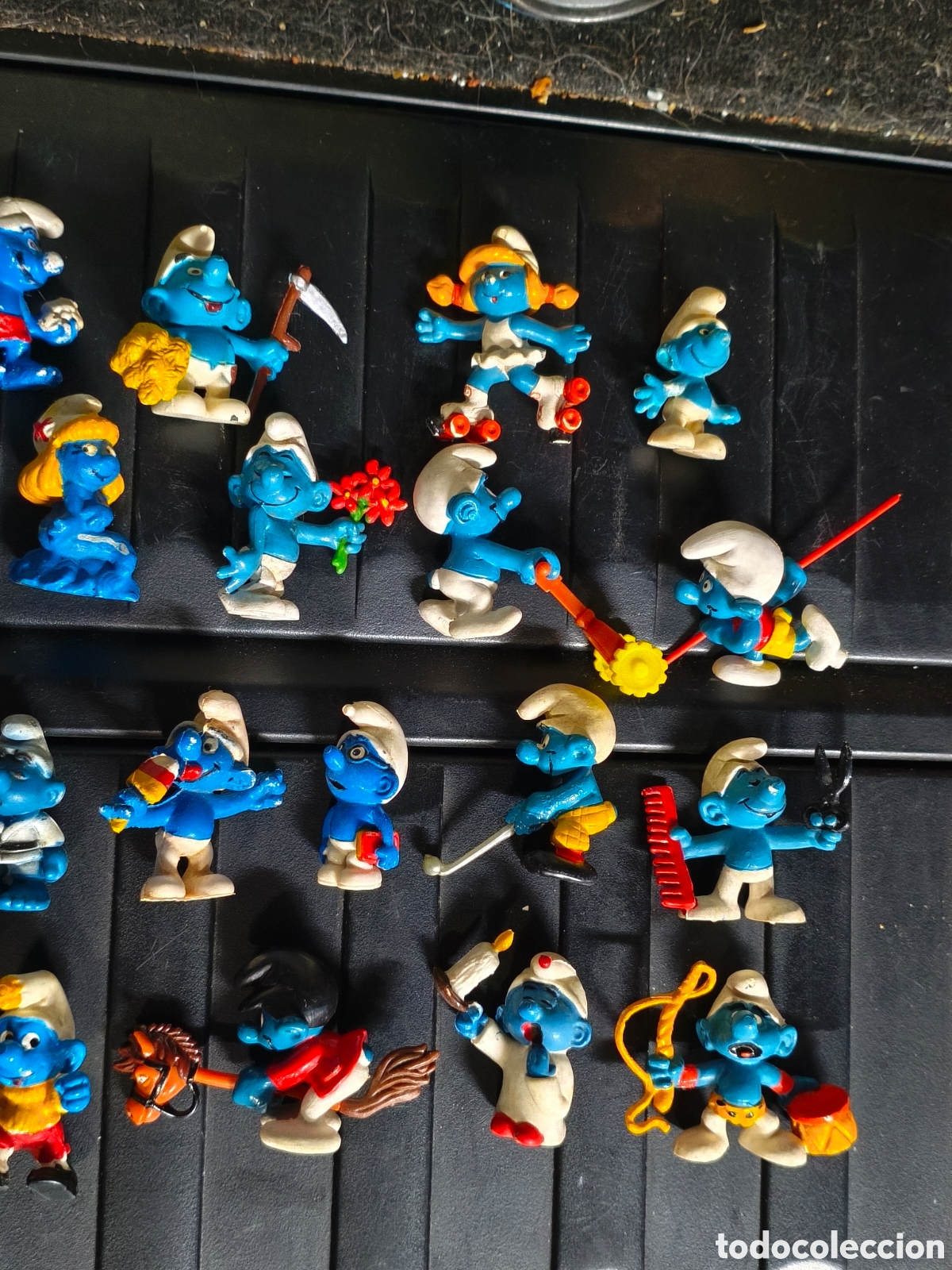 Figuras de goma y PVC: Pitufos lote 27 m&aacute;s accesorios - Foto 3