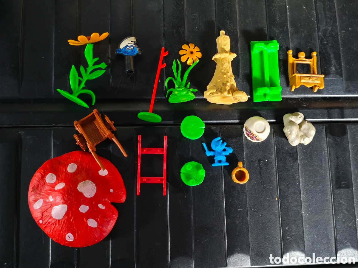 Figuras de goma y PVC: Pitufos lote 27 m&aacute;s accesorios - Foto 5