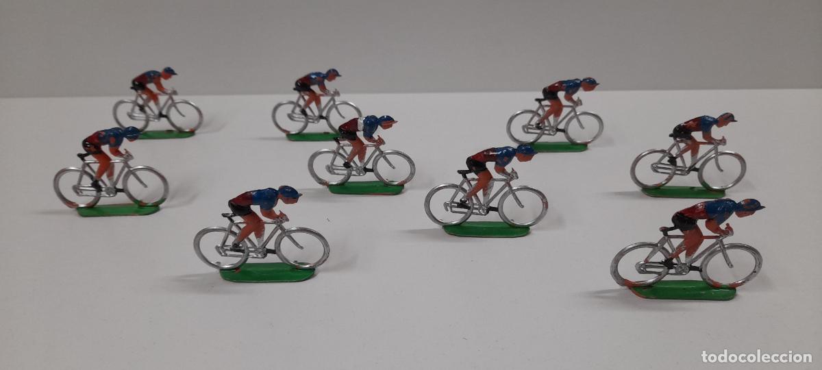 Peloton - Ciclistas de la Vuelta Ciclista. Realizado por Mariano Sotorres. Original Años 60