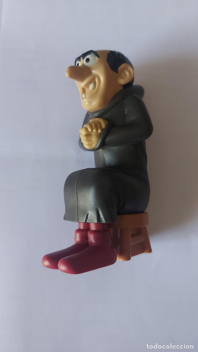 Figuras de goma y PVC: Burger King gargamel de los pitufos - Foto 1