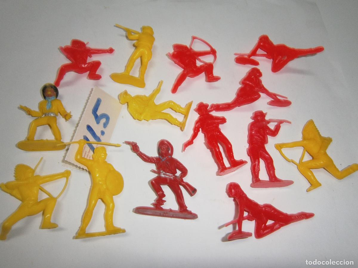 Figuras de goma y PVC: GRAN LOTE FIGURAS VAQUEROS E INDIOS - Foto 1