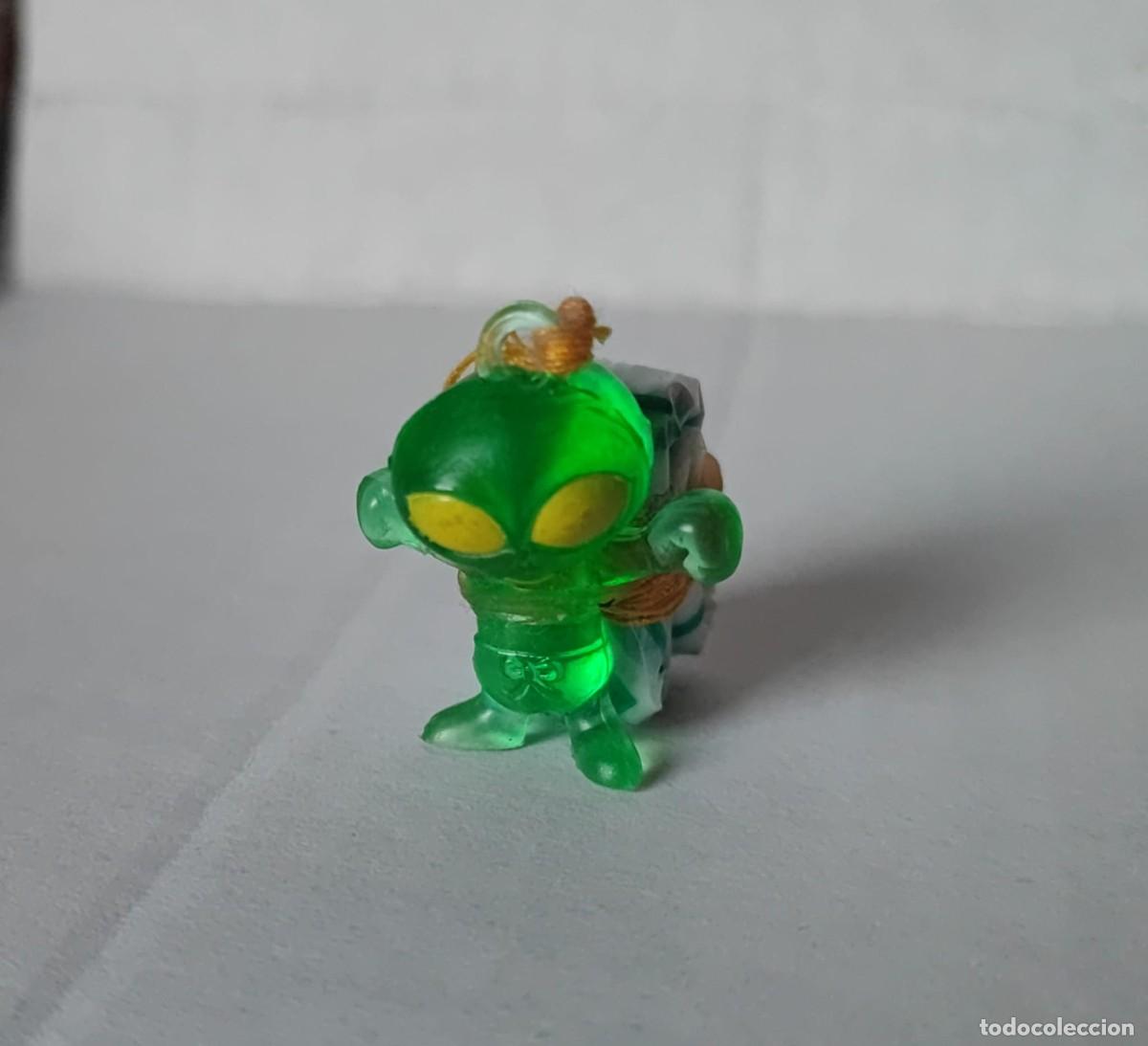 Figuras de goma Kinder: Figura Kinder - Alien con paraca&iacute;das - Foto 1