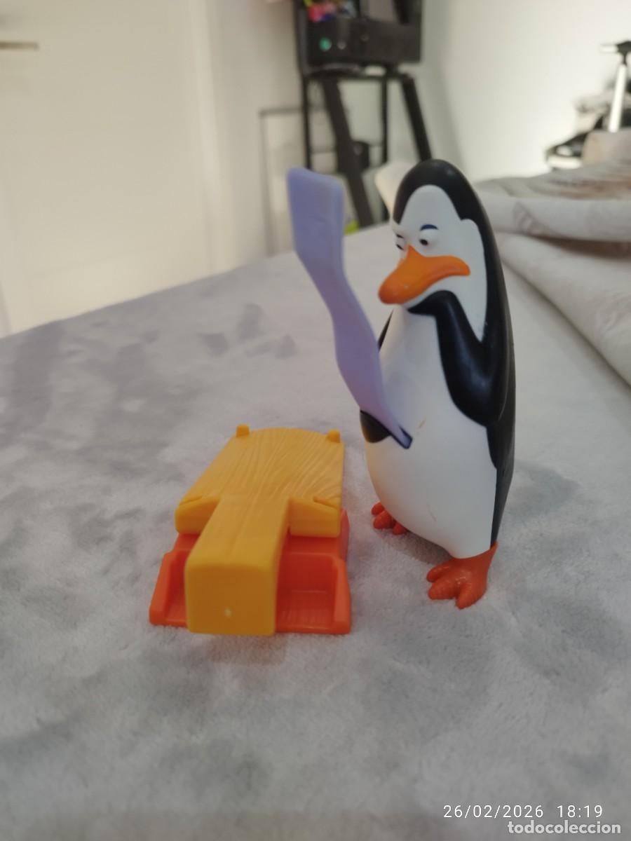 Figuras de goma y PVC: Ping&uuml;ino Madagascar McDonalds - Foto 1