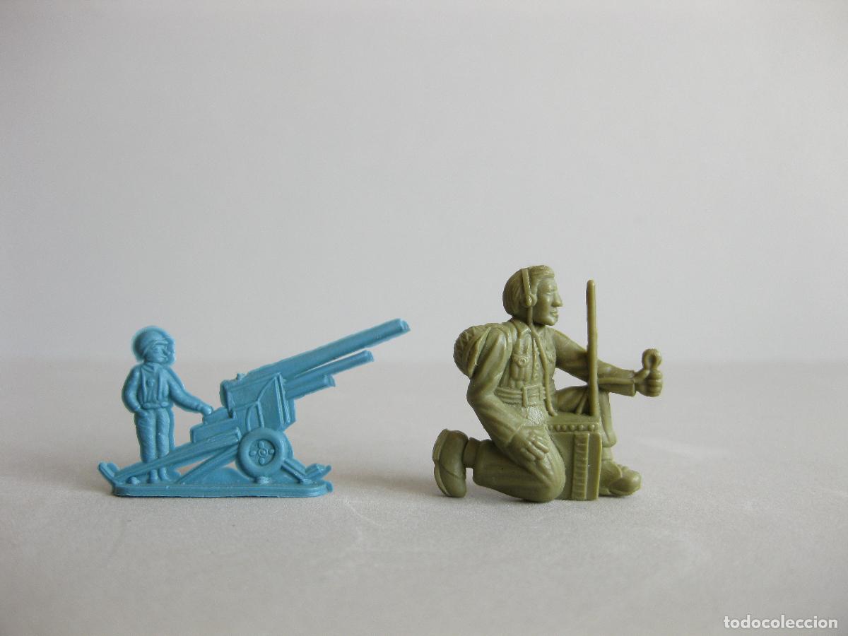 Figuras de goma y PVC: PAREJA DE FIGURAS DE PL&Aacute;STICO DE SOLDADOS TIPO MONTAPLEX