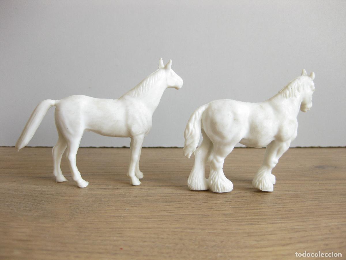 Figuras de goma y PVC: PAREJA DE FIGURAS DE PL&Aacute;STICO DE CABALLOS COMANSI - Foto 2