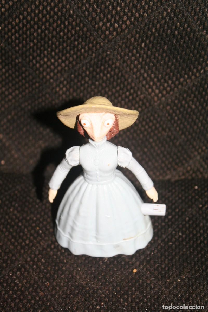 Figuras de goma y PVC: mu&ntilde;eca lilo y stitch 2011 - Foto 2