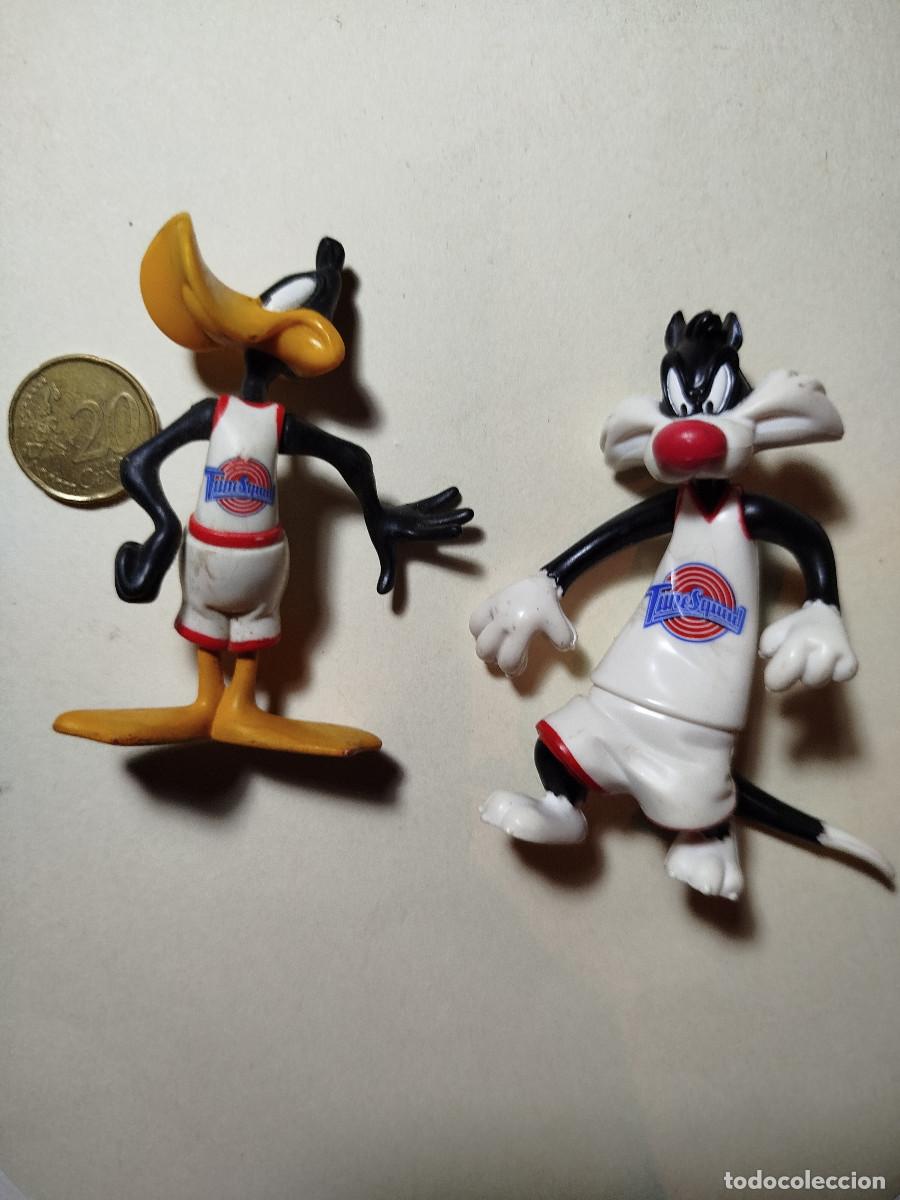 Figuras de goma y PVC: Dos figuras de space jump retro - Foto 1