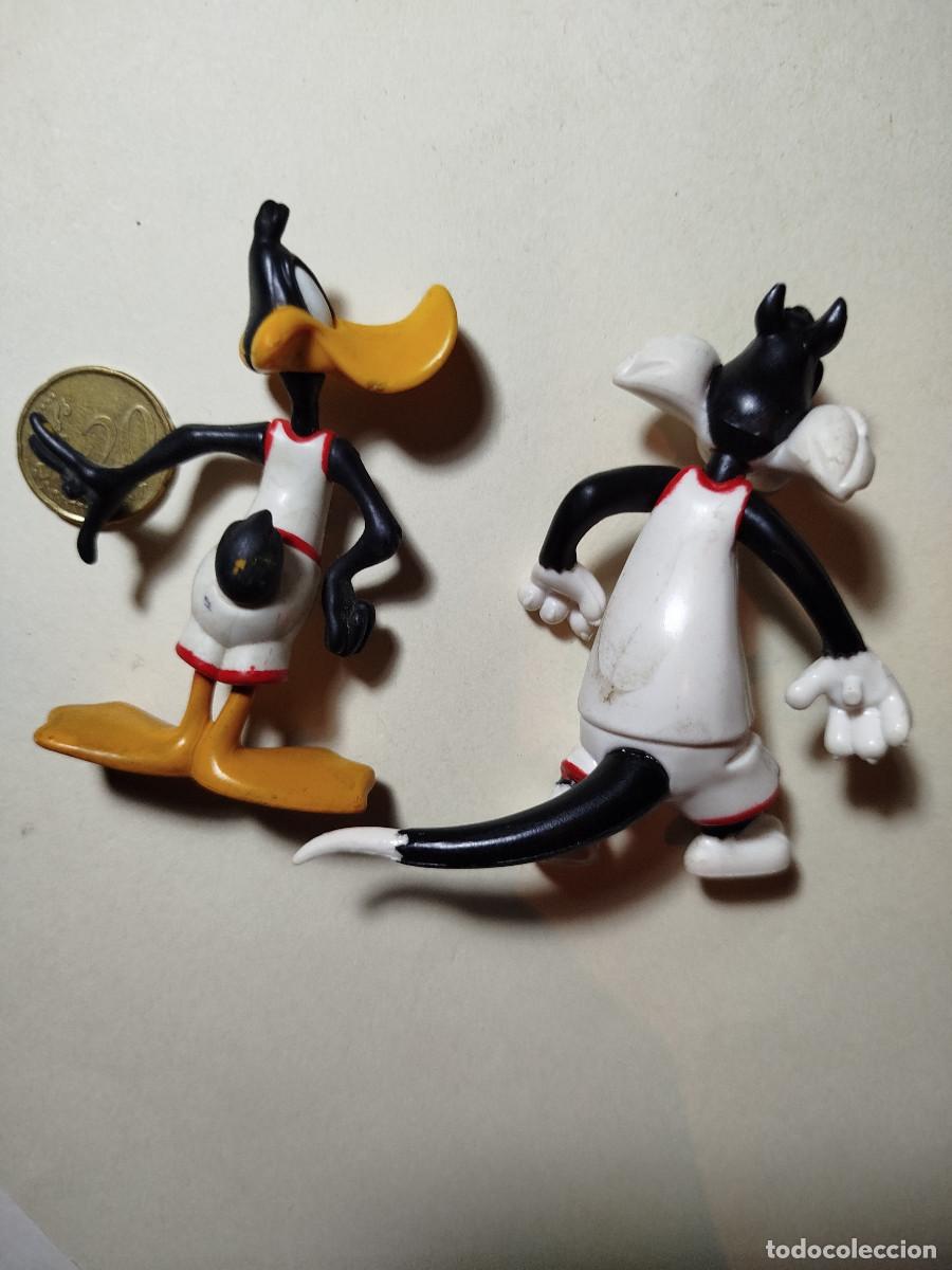 Figuras de goma y PVC: Dos figuras de space jump retro - Foto 2