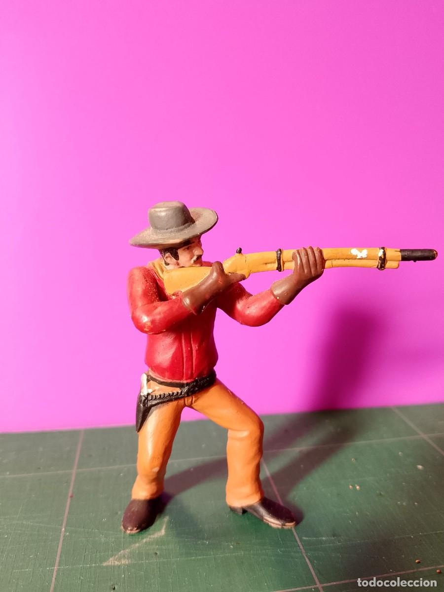 Figuras de goma y PVC: INDIOS Y VAQUEROS, pl&aacute;stico inyectado. lote de 5 figuras - Foto 6