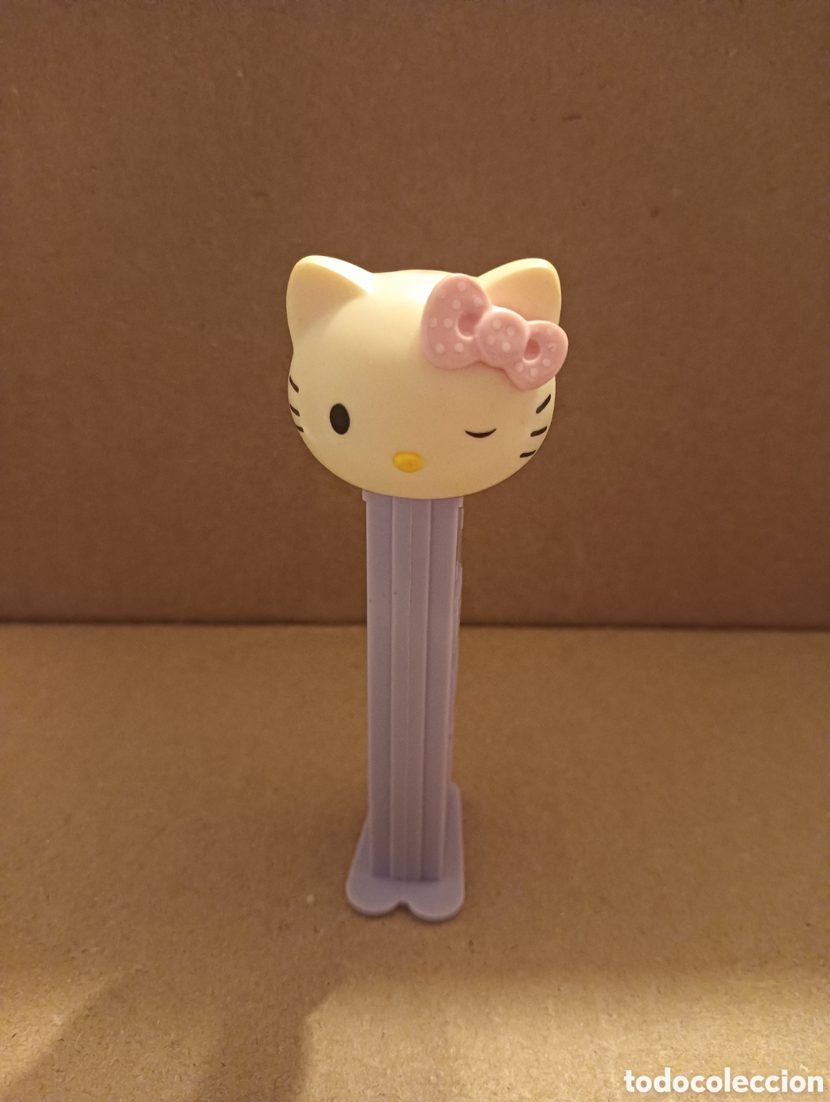 Figuras de goma y PVC dispensador PEZ: Dispensador pez hello Kitty - Foto 1